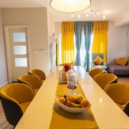 Filed Hills Comfortable Villa *