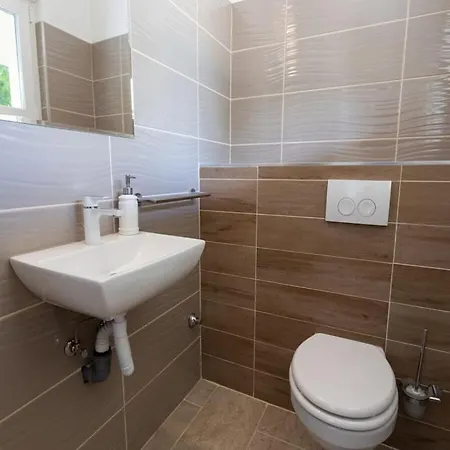 Filed Hills Comfortable Villa