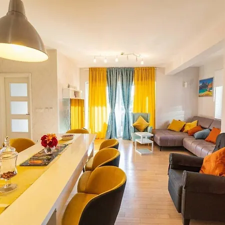 Filed Hills Comfortable Villa